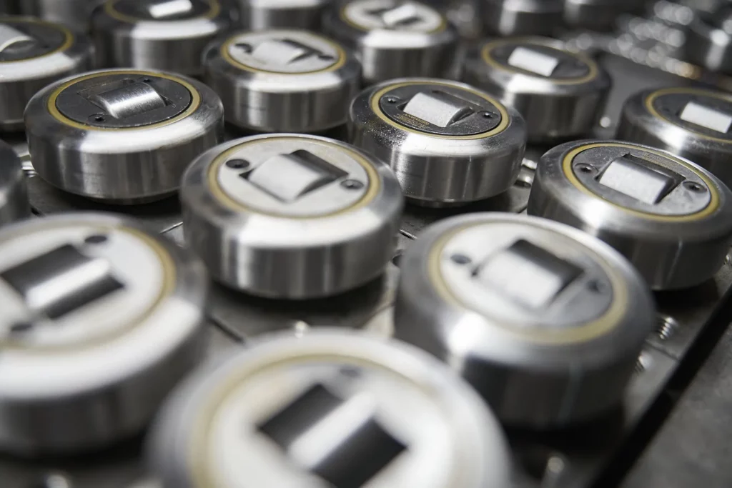 Führungsrollen aus Metall für präzise Führung und Bewegung in Fördersystemen