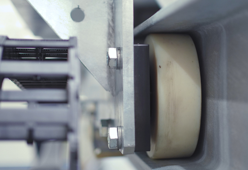 Our ALFA-Speed guide rollers made of polyamide excel in fast handling in specialized environments.